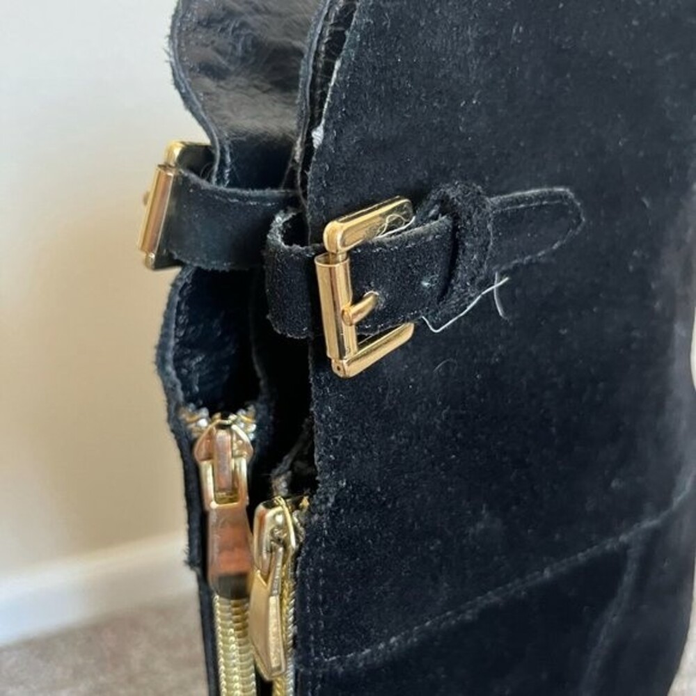 Boots With The Back Zipper Size 7 - Picture 7 of 9